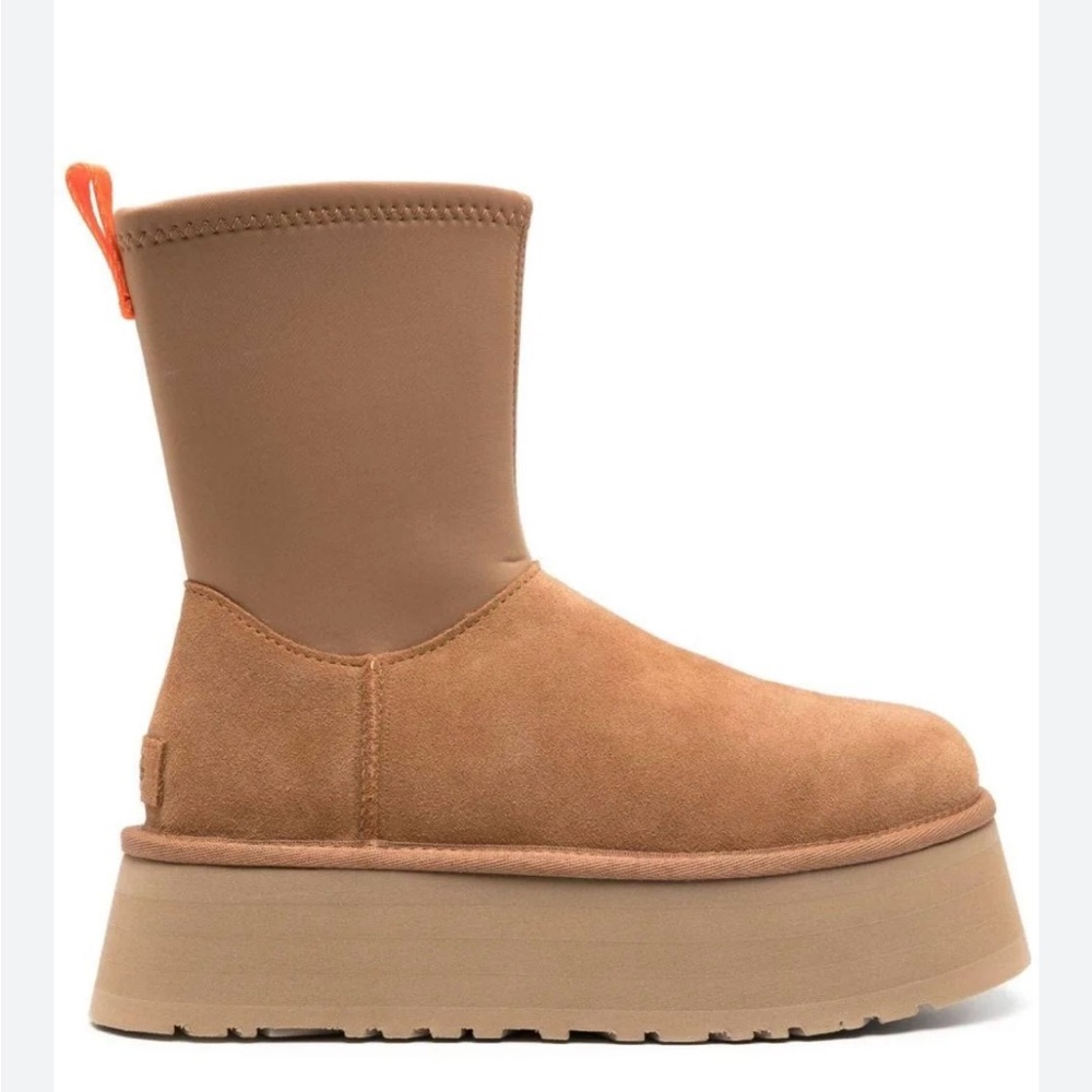 UGG classic dipper platform boot. Chestnut